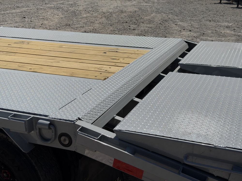 2027 102"x32' Load Trail Flatbed