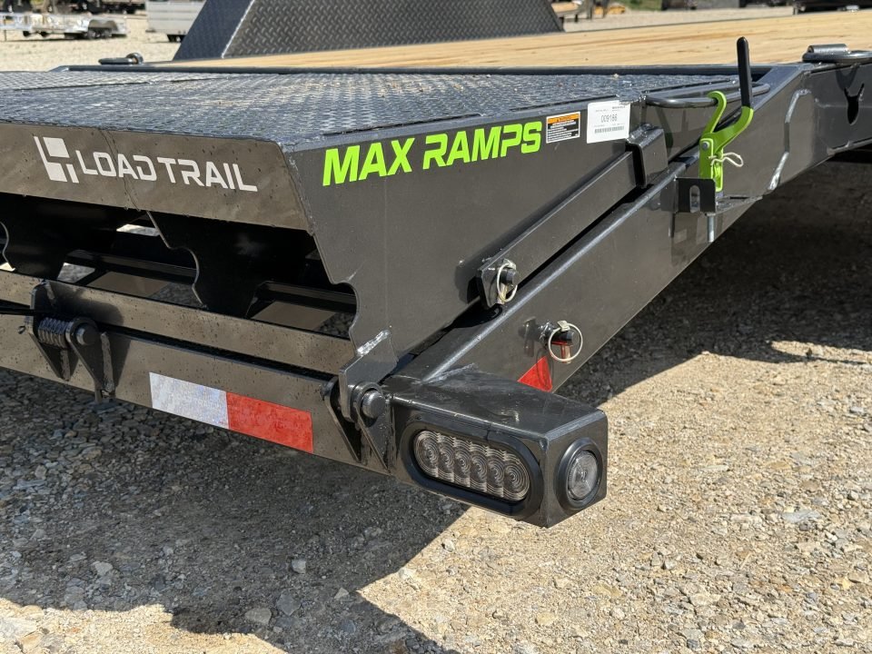2026 Load Trail CB 83X22 / I-BEAM FRAME / 14PLY / MAXX RAMPS / TOOL BOX Equipment Trailer