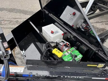 2027 Load Trail DL 83X14 7 GAUGE FLOOR TELESCOPIC CYLINDER