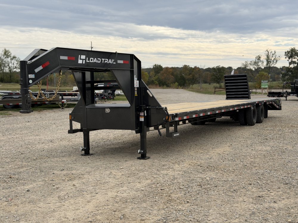 2027 102X40 GP LOAD TRAIL / 25.9K GVWR / 14 PLY TIRES/ UNDER FRAME BRIDGE AND PIPE BRIDGE / GOOSENEC