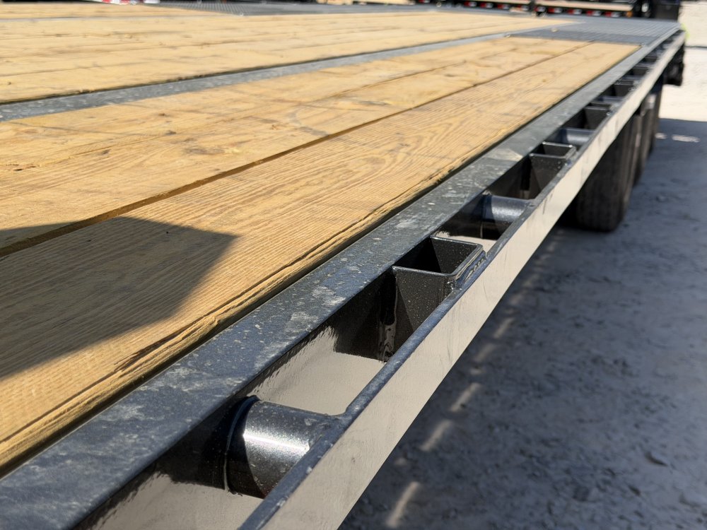 2027 102"x32' Load Trail Flatbed