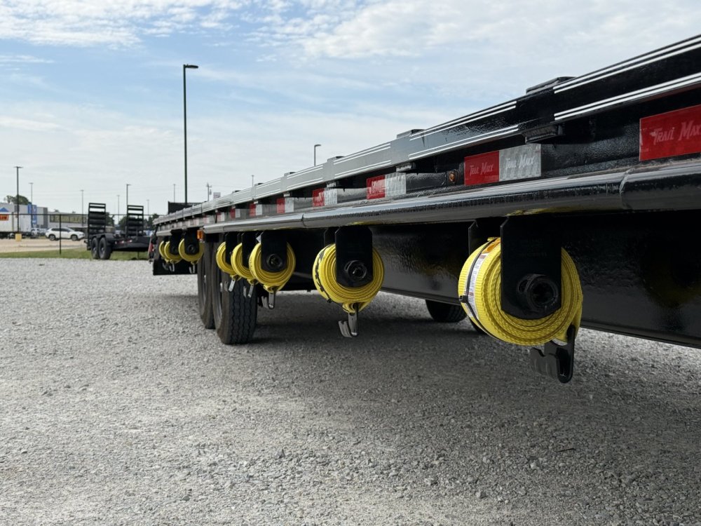 2026 TRAILMAXX 102X40 GOOSENECK HOTSHOT FLATBED W/MEGA RAMPS, 14 PLYS AND (8) SLIDE RATCHETS 14K GVW