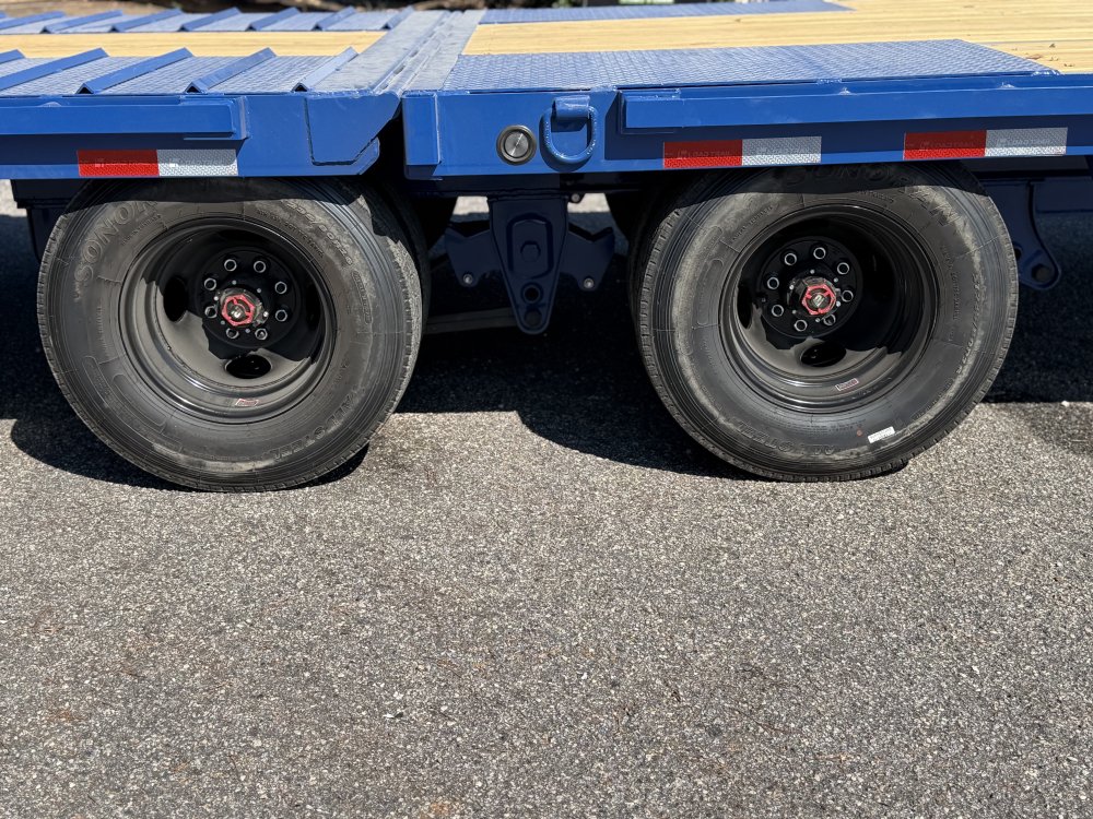 2027 Load Trail GL 102X40 25900 GVWR UNDER FRAME BRIDGE AND PIPE BRIDGE HYDRAULIC DOVETAIL Trailer