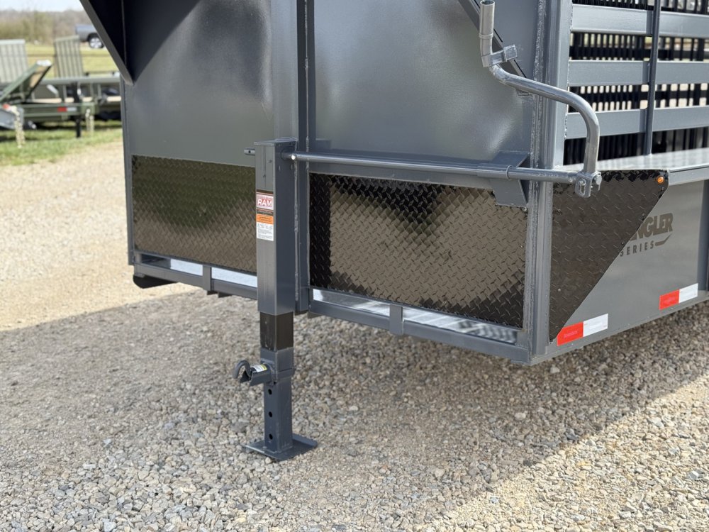 2026 Good Guys Trailers 6'8"x24' Gooseneck Bar Top / Wrangler Series Livestock / Butterfly Doors in