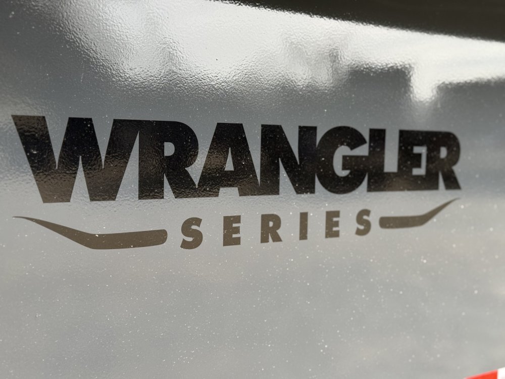 2026 Good Guys Trailers 6'8"x24' Gooseneck Bar Top / Wrangler Series Livestock / Butterfly Doors in
