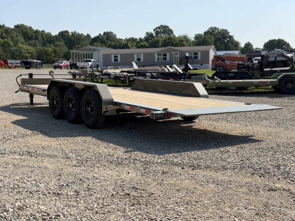 2026 Load Trail TH 83X24 / TILT DECK / EXTRA D-RINGS / WINCH PLATE / 21K GVWR / Equipment Trailer
