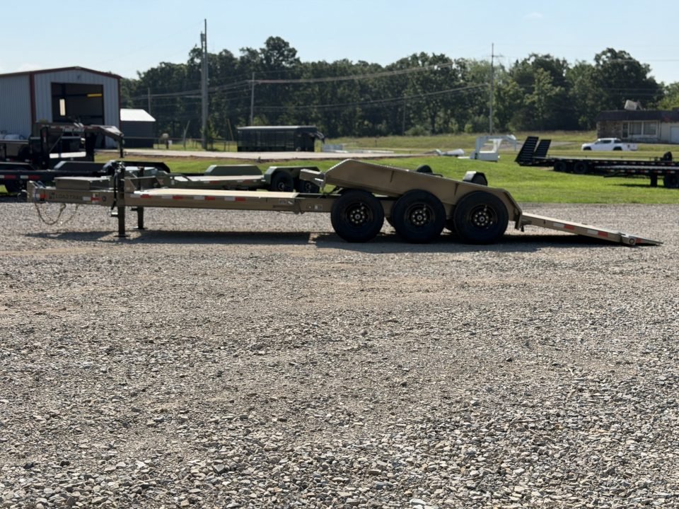2026 Load Trail TH 83X24 / TILT DECK / EXTRA D-RINGS / WINCH PLATE / 21K GVWR / Equipment Trailer