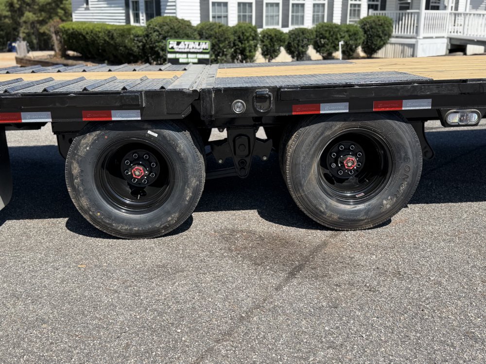 2027 Load Trail GL 102X34 25.9K 12' HYDRUALIC DOVETAIL 14PLY TIRES 4 BUTTON WIRELESS Flatbed Trailer