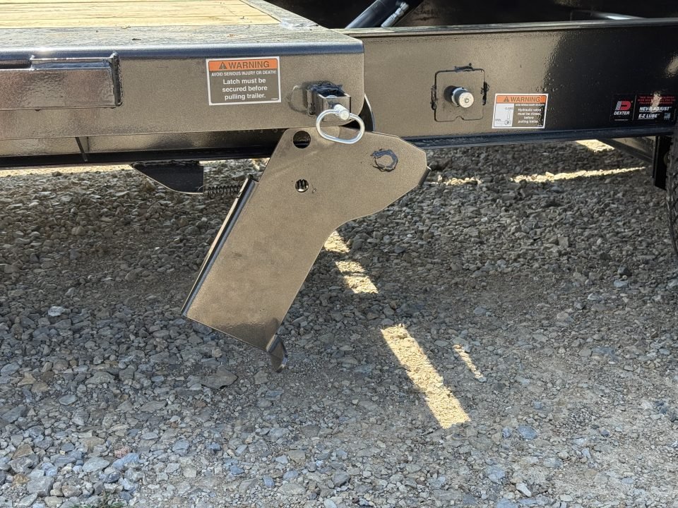 2026 Load Trail TH 102X24 / TILT DECK / WINCH PLATE / EXTRA D-RINGS / 21K GVWR / Equipment Trailer