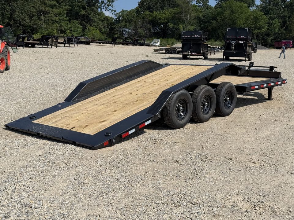 2026 Load Trail TH 102X24 / TILT DECK / WINCH PLATE / EXTRA D-RINGS / 21K GVWR / Equipment Trailer