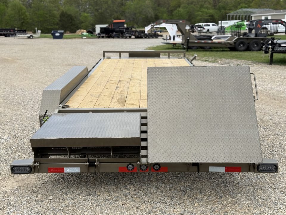 2026 Load Trail CH 83X22 Equipment Trailer / MAX RAMPS / FRONT TOOL BOX / WINCH PLATE / RUB RAIL / 2