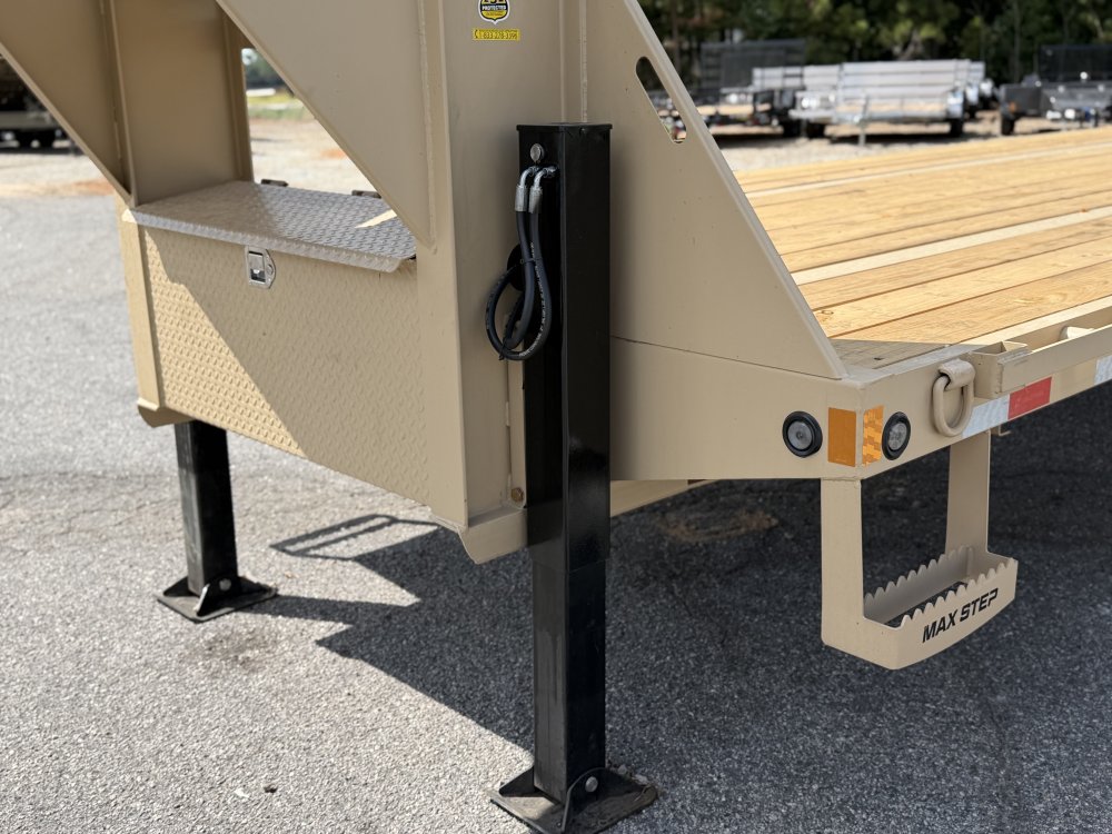 2027 Load Trail GL 102X40 25900 GVWR UNDER FRAME BRIDGE AND PIPE BRIDGE HYDRAULIC DOVETAIL Trailer