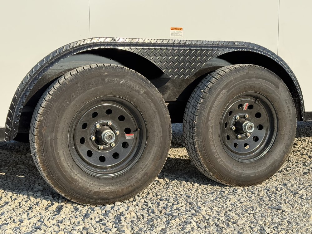 2027 SAWYER 8.5X24X7'6" W/6K TORSION AXLES, ONE PIECE THERMOPLY ROOF, SCREWLESS EXTERIOR, AND REAR S