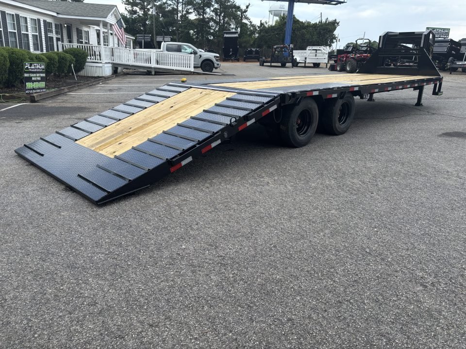 2026 Load Trail GL 102X32 9' HYDRAULIC DOVE TAIL AND JACKS 25900 GVWR Deckover Trailer