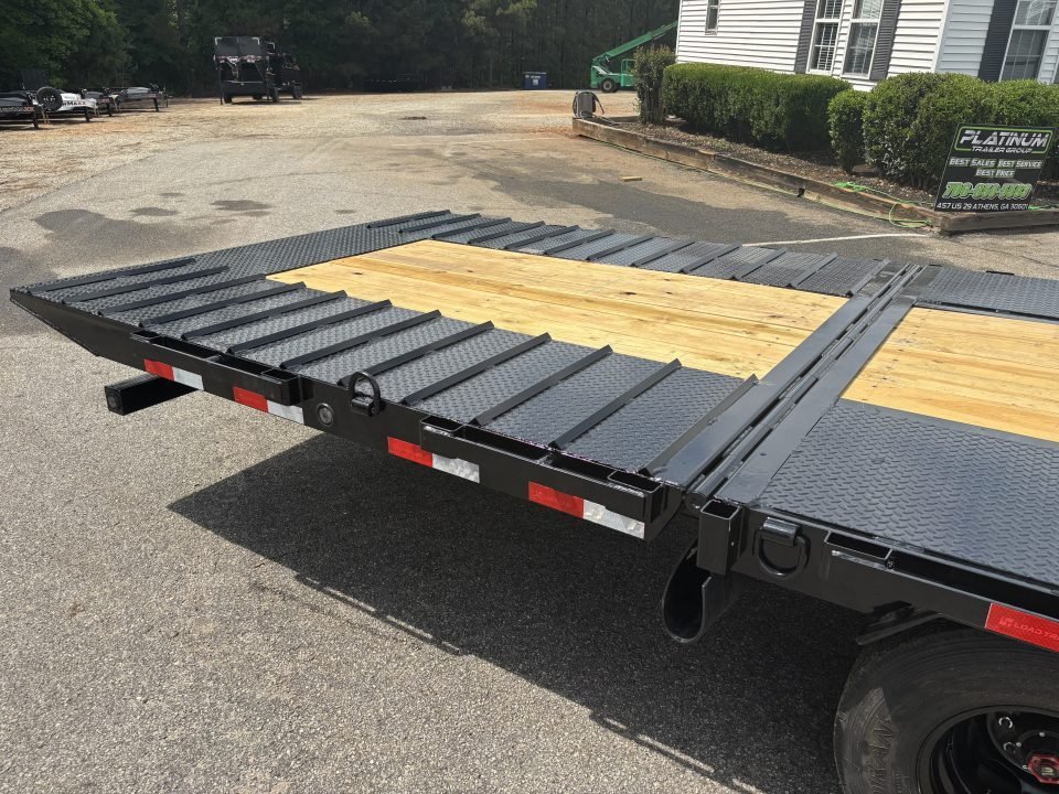 2026 Load Trail GL 102X32 9' HYDRAULIC DOVE TAIL AND JACKS 25900 GVWR Deckover Trailer