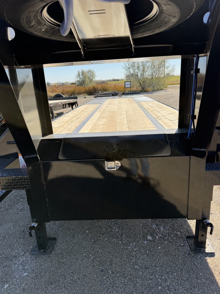 2027 Double A 32' Gooseneck GHB208-32