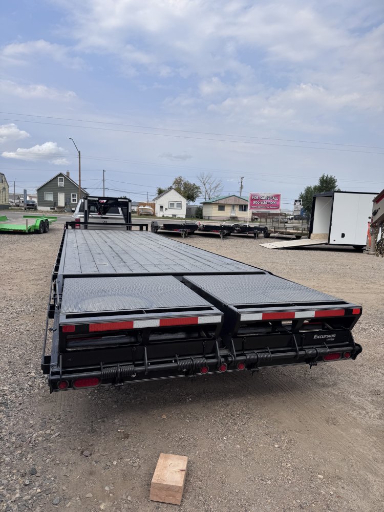 2027 Rainbow Gooseneck Trailer 25 plus 5 - 23,000gvw