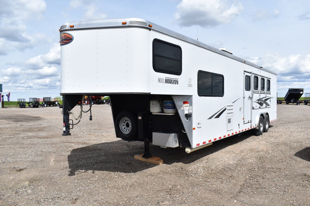 Sundowner 8011 Living Quarters 4 horse trailer, 11' short wall, 15K, rear load ramp