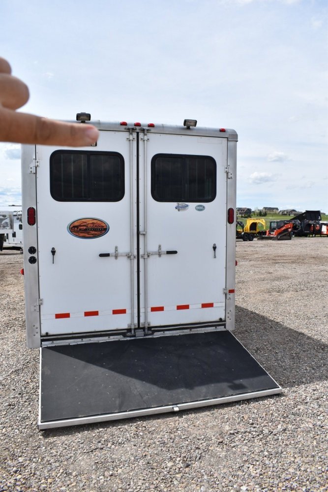 Sundowner 8011 Living Quarters 4 horse trailer, 11' short wall, 15K, rear load ramp