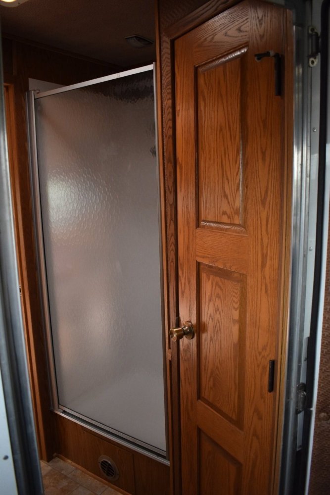 Sundowner 8011 Living Quarters 4 horse trailer, 11' short wall, 15K, rear load ramp