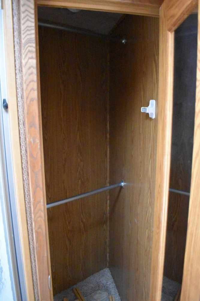 Sundowner 8011 Living Quarters 4 horse trailer, 11' short wall, 15K, rear load ramp