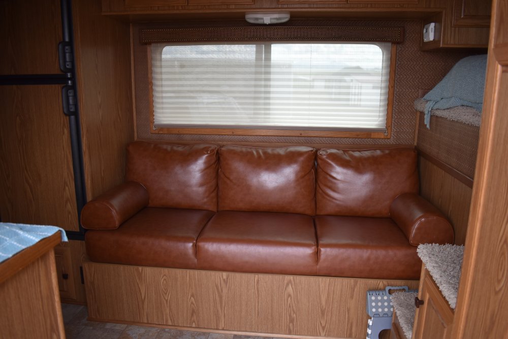 Sundowner 8011 Living Quarters 4 horse trailer, 11' short wall, 15K, rear load ramp