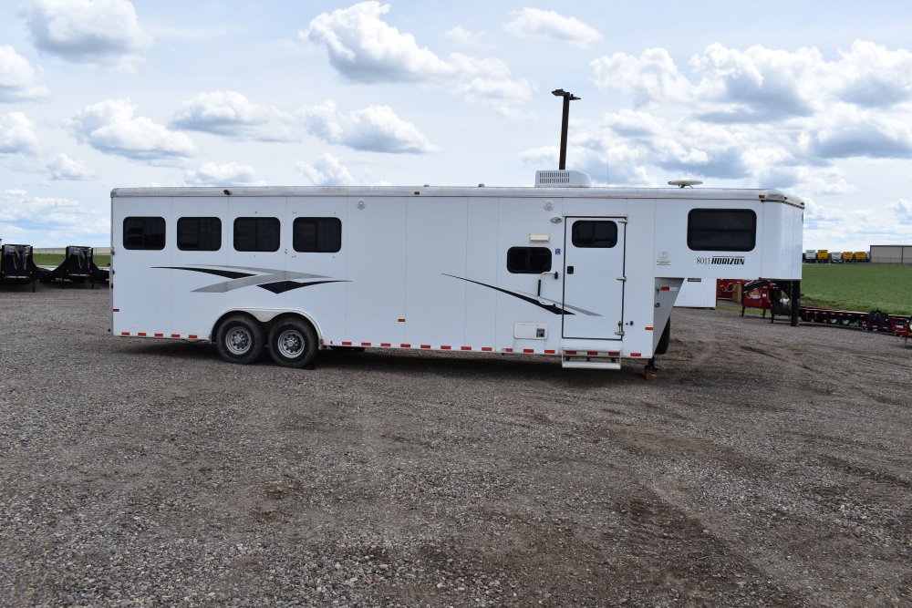 Sundowner 8011 Living Quarters 4 horse trailer, 11' short wall, 15K, rear load ramp