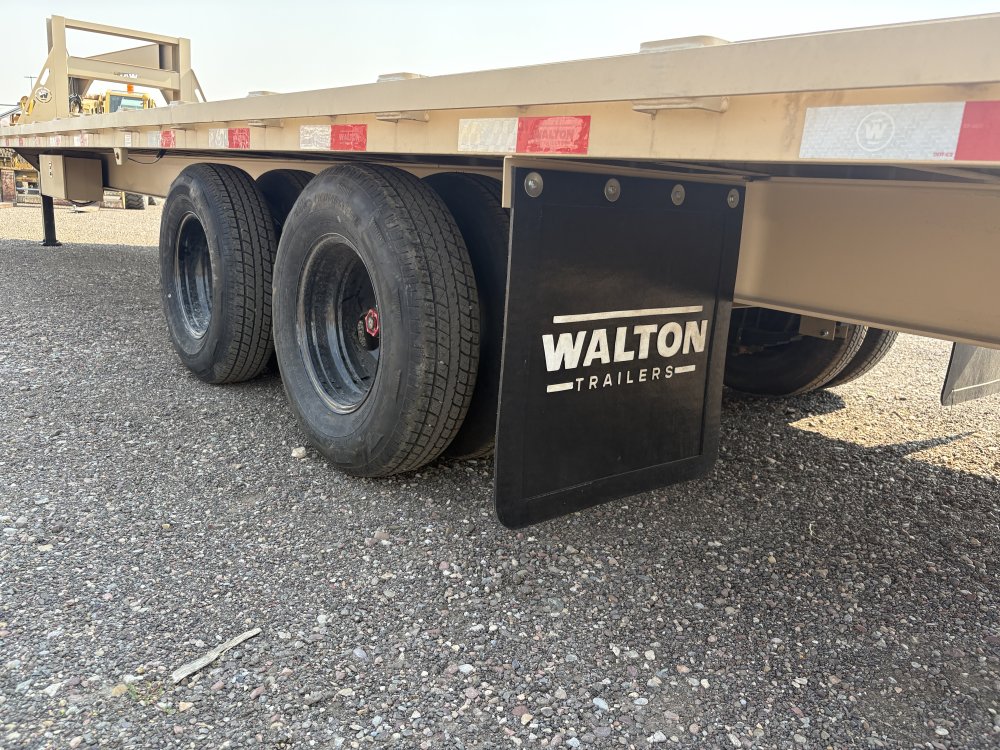Walton FBX212-32G 24K Gooseneck trailer, 235/80R16 tires, spare tire, mud flaps, tool box, mega ramp