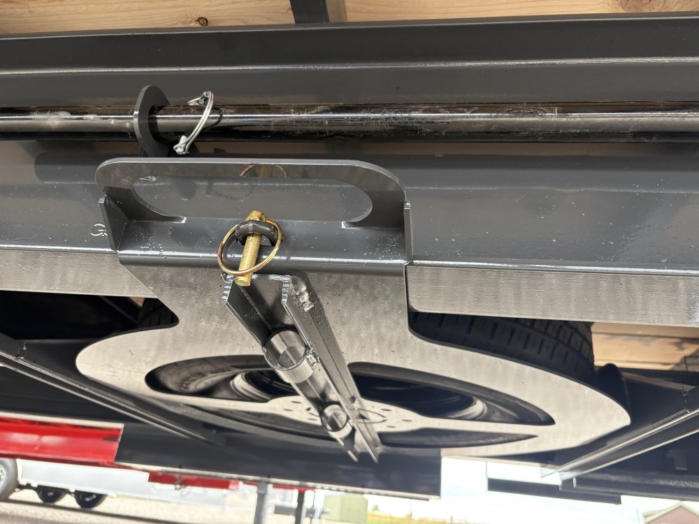 Walton FBX212-30G 24K Gooseneck trailer, 235/80R16 tires, spare tire, mud flaps, tool box, mega ramp