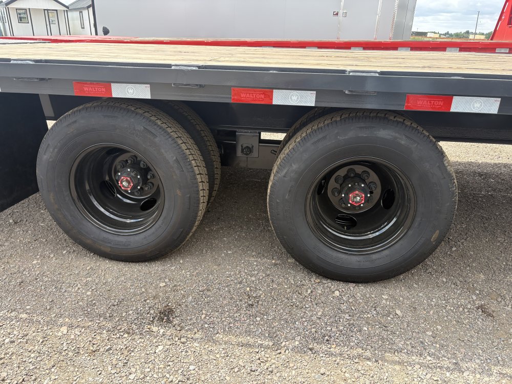 Walton FBX212-30G 24K Gooseneck trailer, 235/80R16 tires, spare tire, mud flaps, tool box, mega ramp