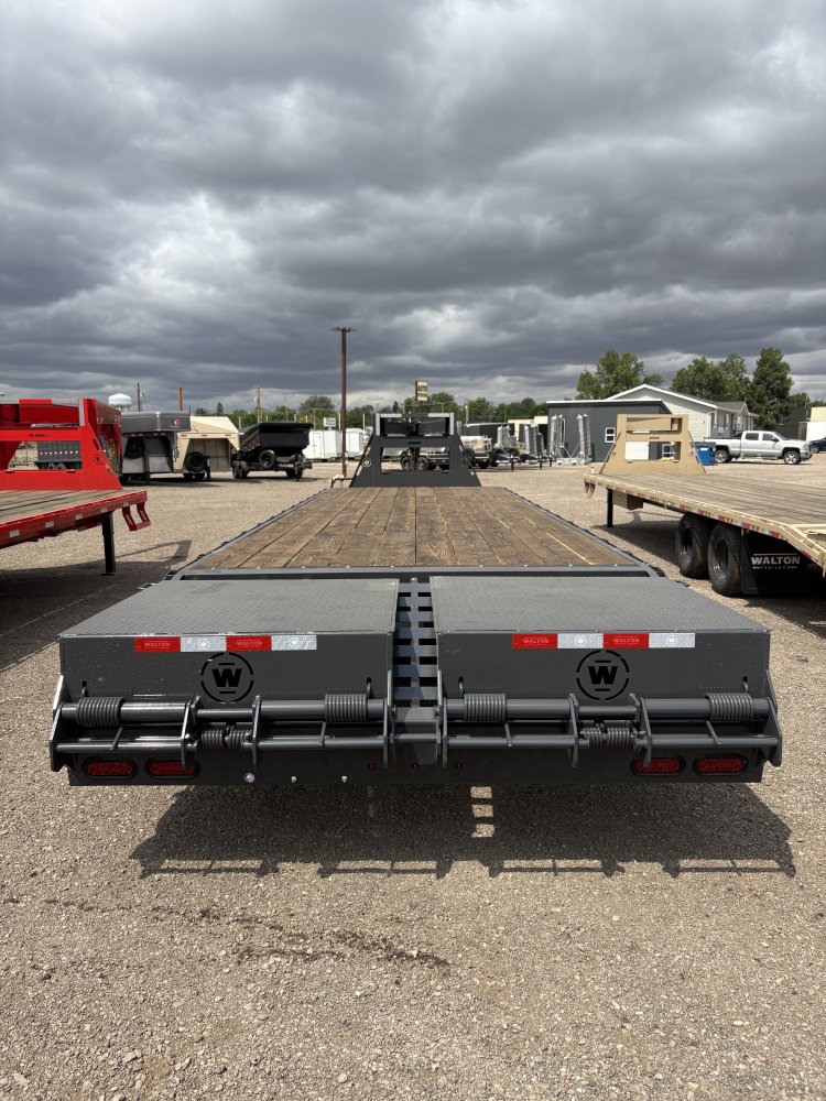 Walton FBX212-30G 24K Gooseneck trailer, 235/80R16 tires, spare tire, mud flaps, tool box, mega ramp
