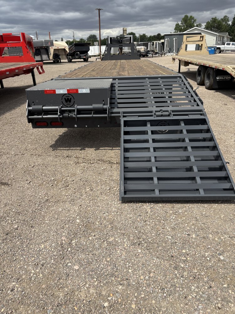 Walton FBX212-30G 24K Gooseneck trailer, 235/80R16 tires, spare tire, mud flaps, tool box, mega ramp