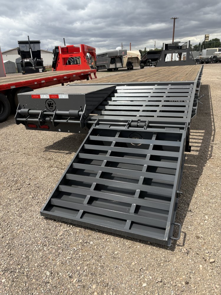 Walton FBX212-30G 24K Gooseneck trailer, 235/80R16 tires, spare tire, mud flaps, tool box, mega ramp