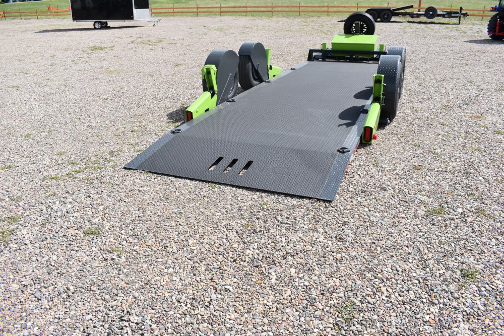 Flattrack FCH8022 -80"x22' 14K By Belmont, knuckled a-frame, ST235/80R16 "E" tires, aluminum wheels