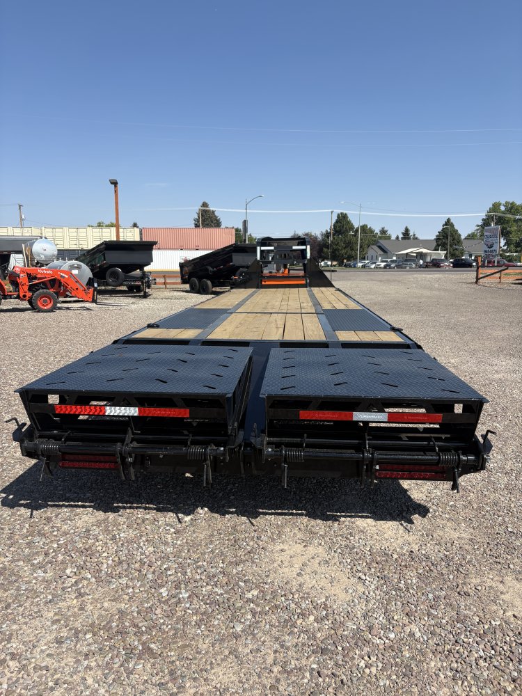 RawMaxx 102" X 32' Gooseneck Trailer, 24K, 10 Ply Tires 235/85/R16 - Dual Wheels, HD Maxx Ramps, Spa