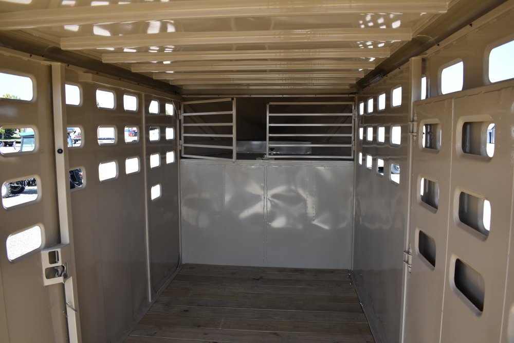 Eagle X 6'8"X16' 14K Gooseneck livestock trailer, Steel punched hole sides