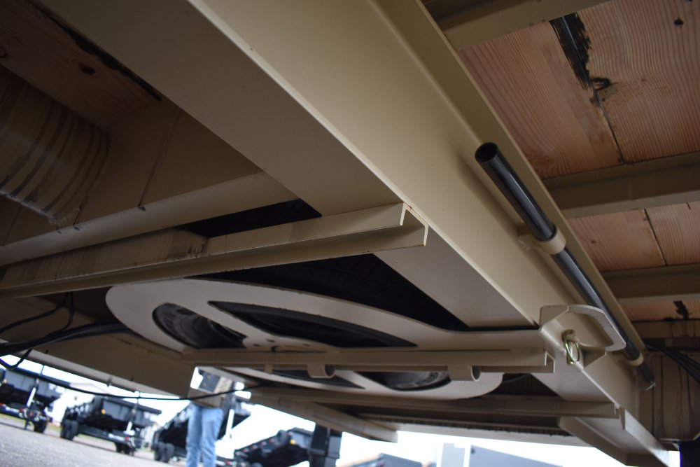 Walton FBX210-30G 25K Gooseneck trailer, 235/80R16 tires, spare tire, mud flaps, tool box, mega ramp