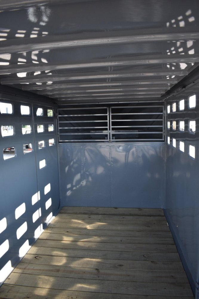 Eagle X 6'8x20 14K Gooseneck Livestock Trailer w/ Rubber Floor, Slider Gate & Sorting Gate, Lava Gre
