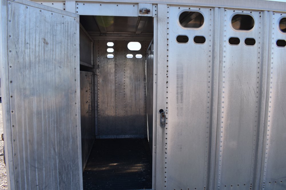 Wilson 7'X28' 20K Gooseneck Stock Trailer