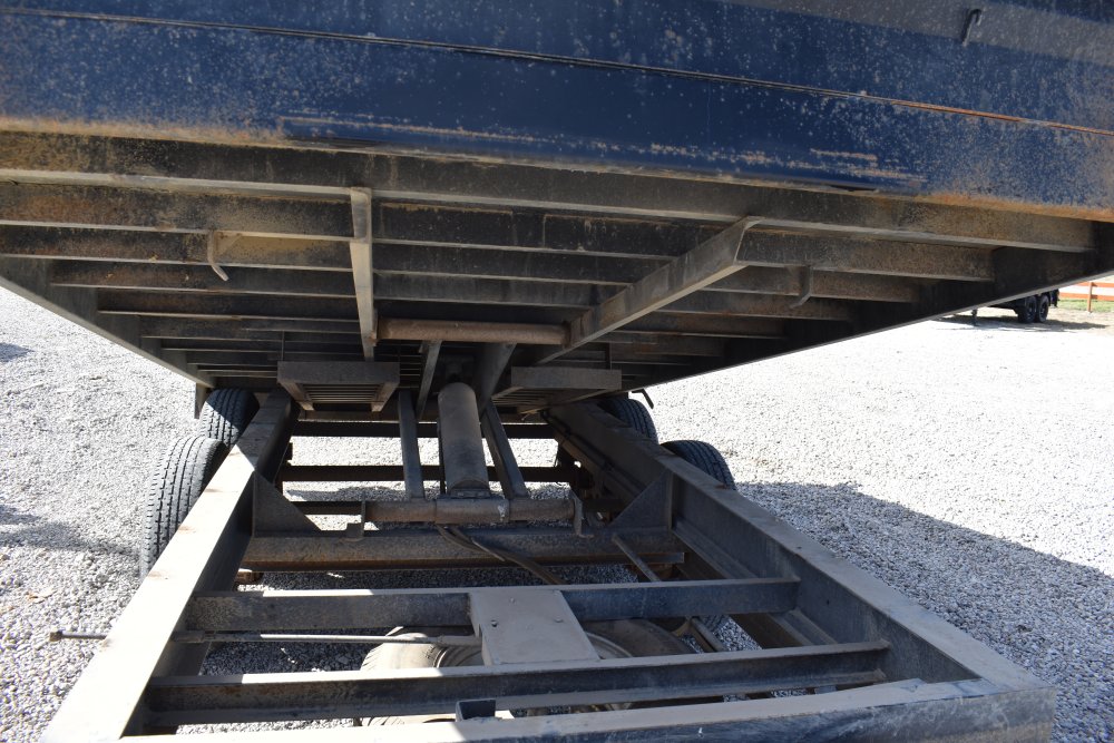 2018 PJ Dump Trailer, Fold down sides, spreader gate, mesh tarp