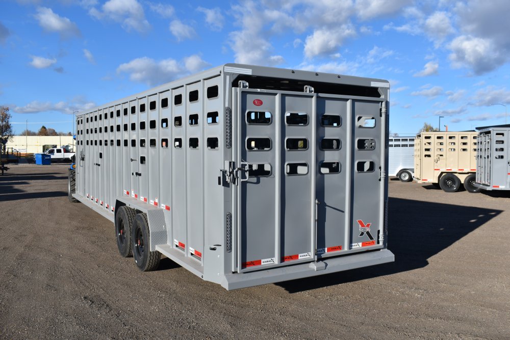 Eagle X - 7'X28' 16K Gooseneck livestock trailer, Steel punched hole sides