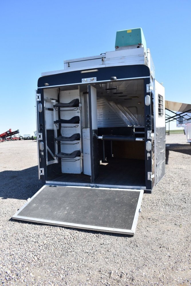 Hoosier Horse trailer 5 horse 16K slant load