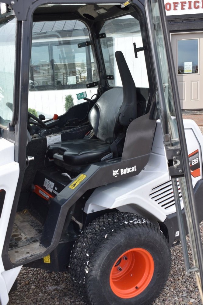 Bobcat L28 mini loader 2023 model year