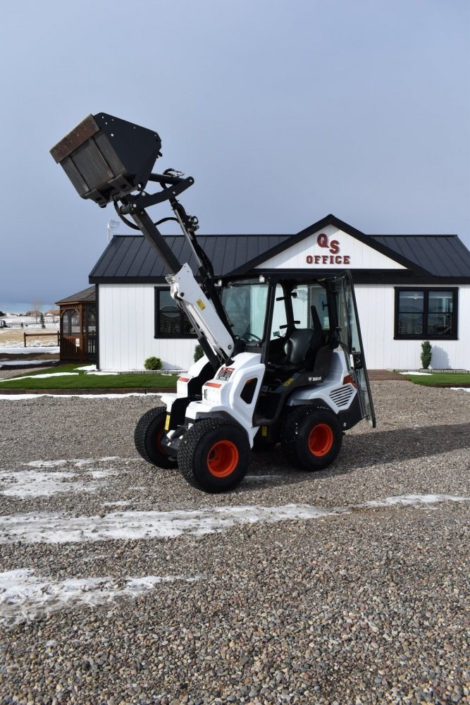 Bobcat L28 mini loader 2023 model year