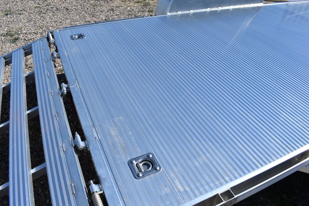 Bear Track 81"X16' 7K alum utility trailer, torsion axles, extruded alum deck, straight HD gate,