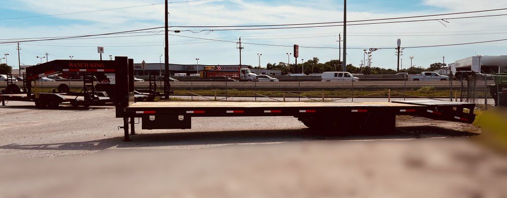 102"x32' Ranch King Gooseneck