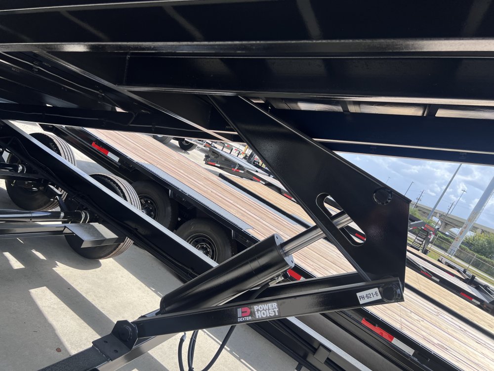 102"x25' Ranch King Tilt