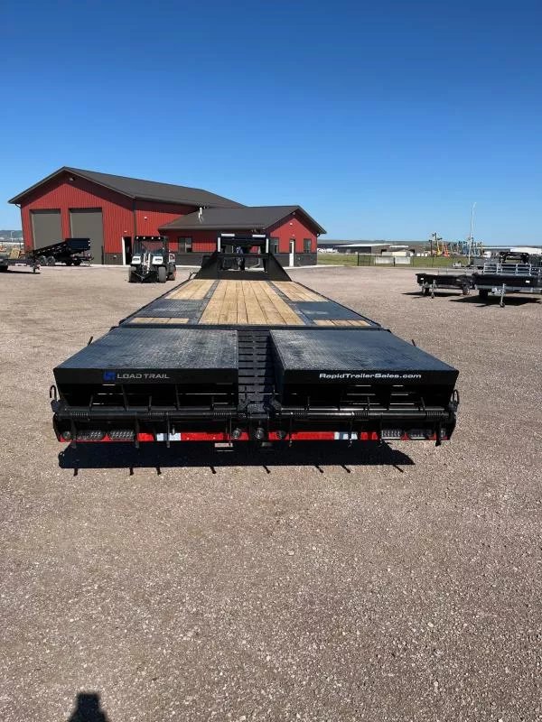 x Load Trail Equipment