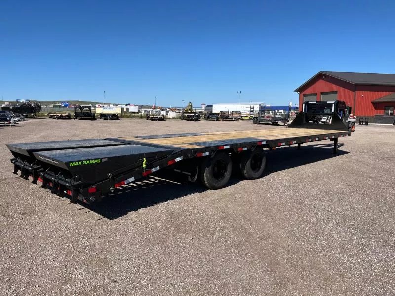 x Load Trail Equipment