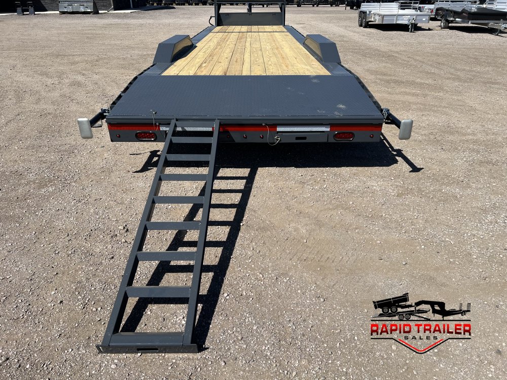 102"x32' Lamar Trailers Equipment